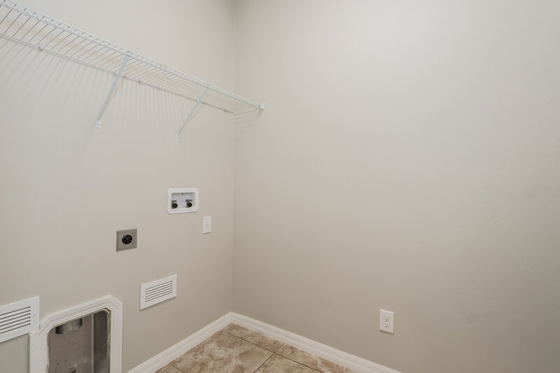 2,370/Mo, 12322 Victarra Pl Trinity, FL 34655 Laundry Room View