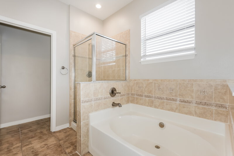 2,130/Mo, 11910 Old Tuscany Pl New Port Richey, FL 34654 Main Bathroom View 2