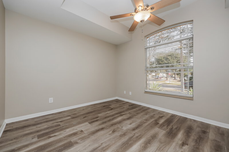 2,240/Mo, 510 Caribe Ridge Way Ruskin, FL 33570 Main Bedroom View 2