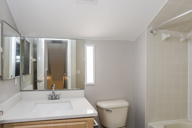 3,800/Mo, 8554 Hawbuck St Trinity, FL 34655 Bathroom View