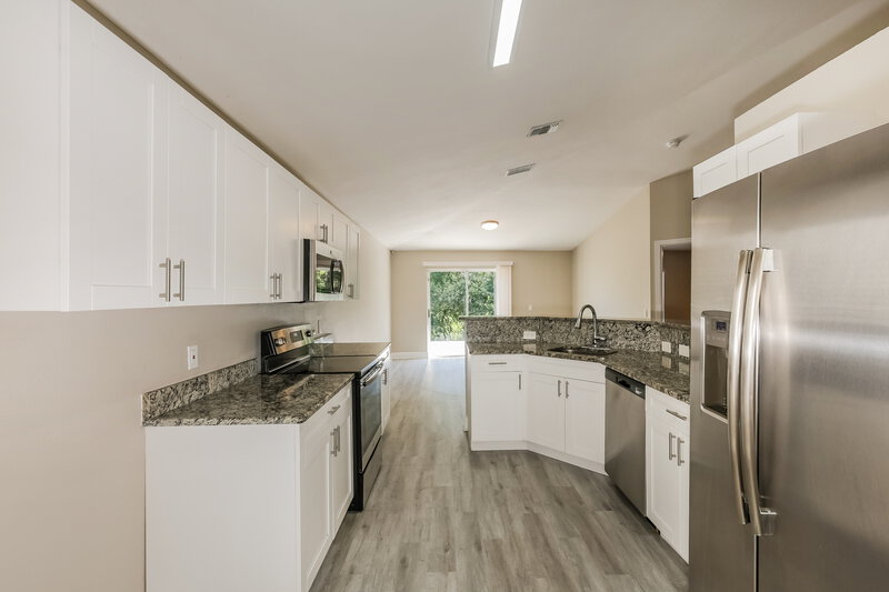 2,335/Mo, 807 Rocky Mountain Court Valrico, FL 33594 Kitchen View