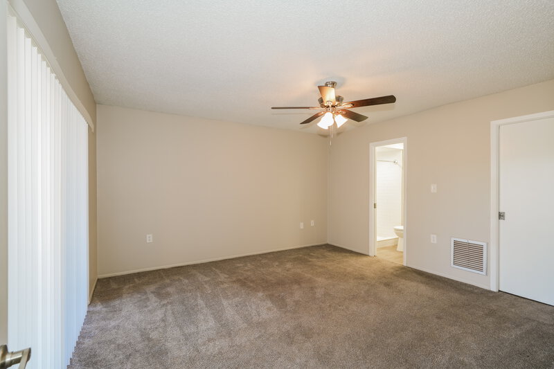 2,155/Mo, 6917 Bramblewood Dr Port Richey, FL 34668 Main Bedroom View