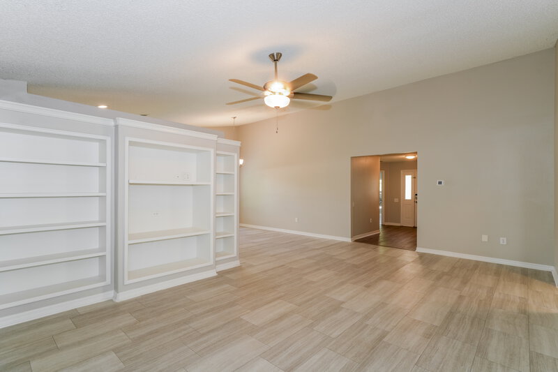 2,280/Mo, 26808 Haverhill Dr Lutz, FL 33559 Living Room View 2