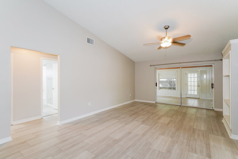 2,280/Mo, 26808 Haverhill Dr Lutz, FL 33559 Living Room View 3