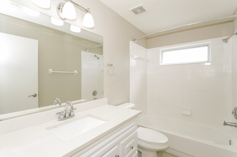 2,280/Mo, 26808 Haverhill Dr Lutz, FL 33559 Bathroom View