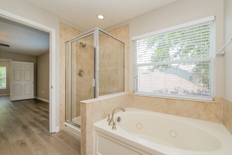 3,900/Mo, 5729 Sweet William Ter Land O Lakes, FL 34639 Main Bathroom View 2