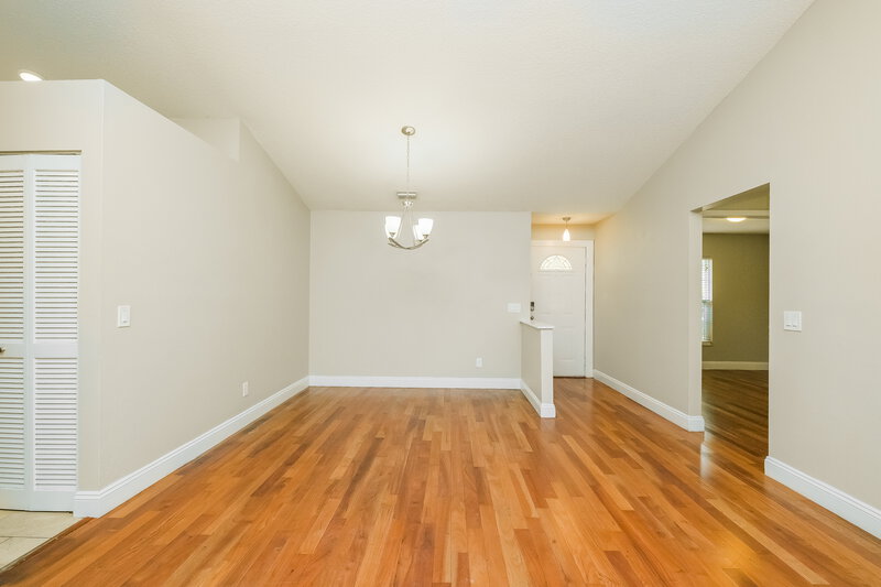 2,380/Mo, 2016 Lori Ann St Brandon, FL 33510 Dining Room View