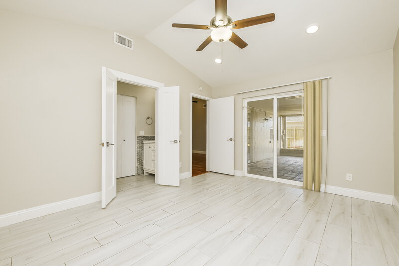 2,380/Mo, 2016 Lori Ann St Brandon, FL 33510 Main Bedroom View 2