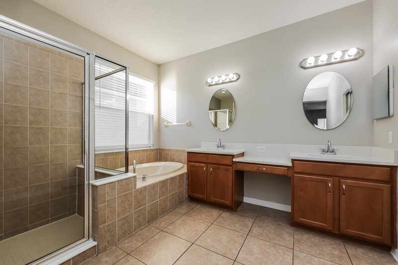 2,240/Mo, 8610 Sandy Plains Dr Riverview, FL 33578 Main Bathroom View