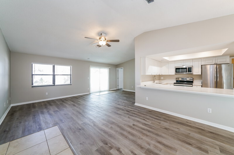 0/Mo, 224 Whisper Lake Rd Palm Harbor, FL 34683 Living Room View
