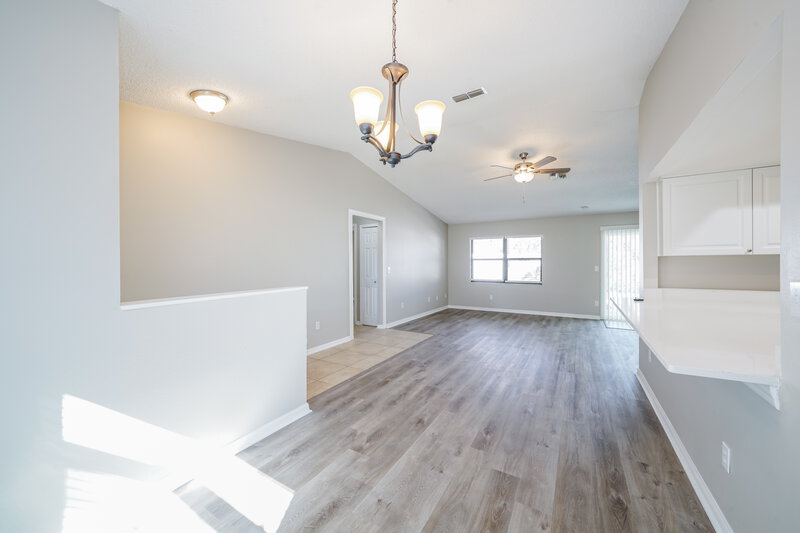 0/Mo, 224 Whisper Lake Rd Palm Harbor, FL 34683 Dining Room View 2