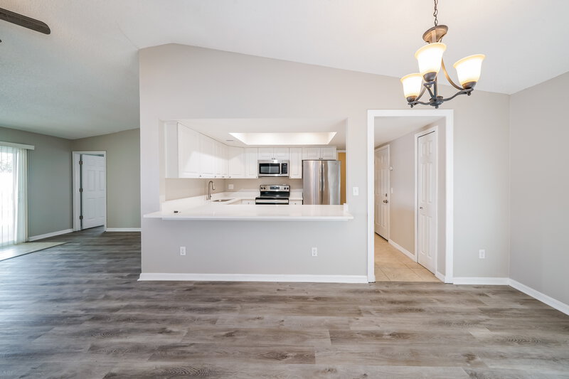 0/Mo, 224 Whisper Lake Rd Palm Harbor, FL 34683 Dining Room View 3