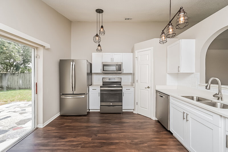 1,955/Mo, 30615 Double Dr Wesley Chapel, FL 33545 Kitchen View
