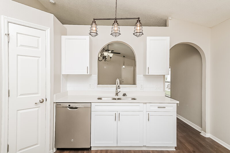 1,955/Mo, 30615 Double Dr Wesley Chapel, FL 33545 Kitchen View 3