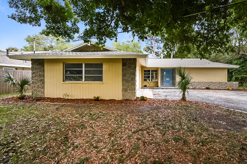 0/Mo, 6980 Dr Martin Luther King Jr St S St. Petersburg, FL 33705 External View