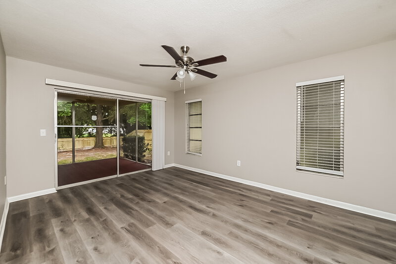 0/Mo, 6980 Dr Martin Luther King Jr St S St. Petersburg, FL 33705 Living Room View