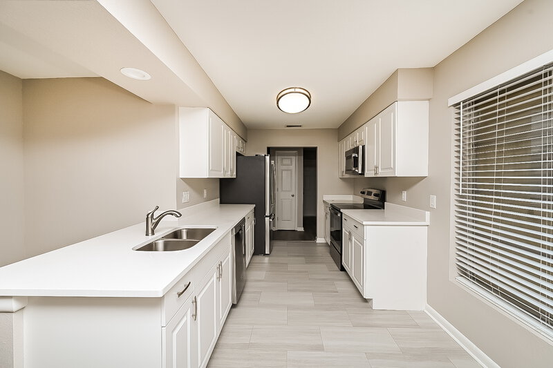 0/Mo, 6980 Dr Martin Luther King Jr St S St. Petersburg, FL 33705 Kitchen View