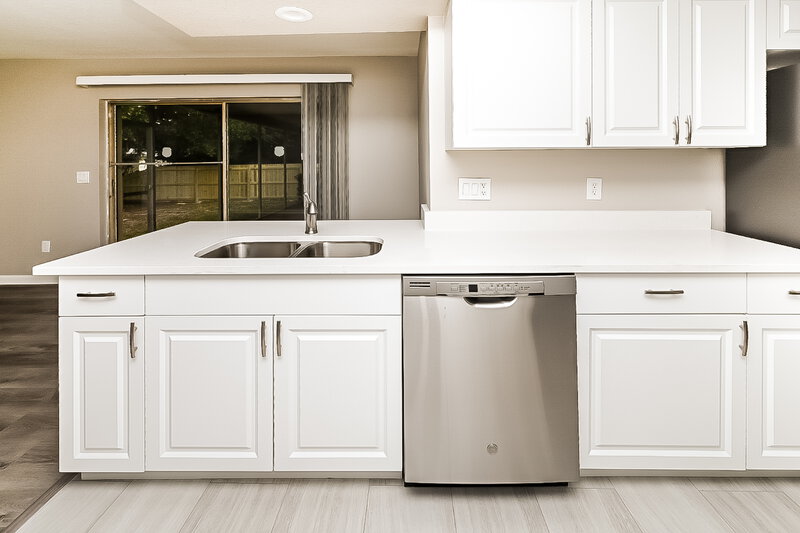 0/Mo, 6980 Dr Martin Luther King Jr St S St. Petersburg, FL 33705 Kitchen View 2