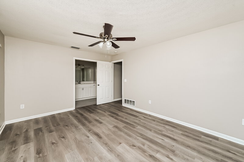 0/Mo, 6980 Dr Martin Luther King Jr St S St. Petersburg, FL 33705 Main Bedroom View