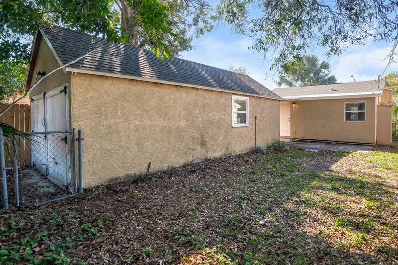 0/Mo, 4139 26Th St N Saint Petersburg, FL 33714 Rear View 3