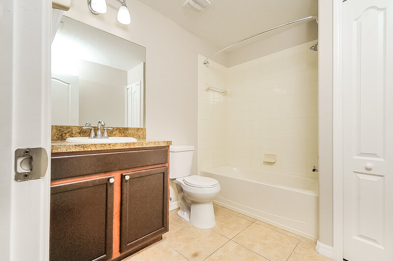 2,605/Mo, 1419 Tahoe Springs Ct Ruskin, FL 33570 Bathroom View