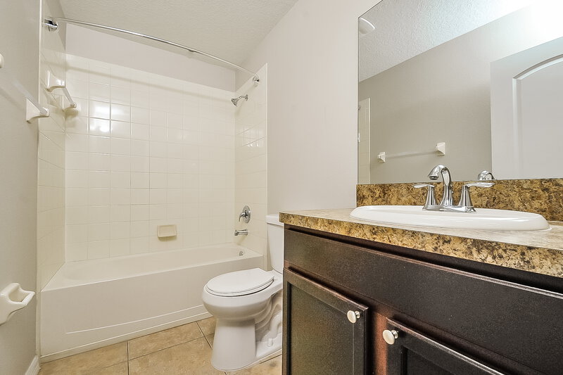 2,605/Mo, 1419 Tahoe Springs Ct Ruskin, FL 33570 Bathroom View 2