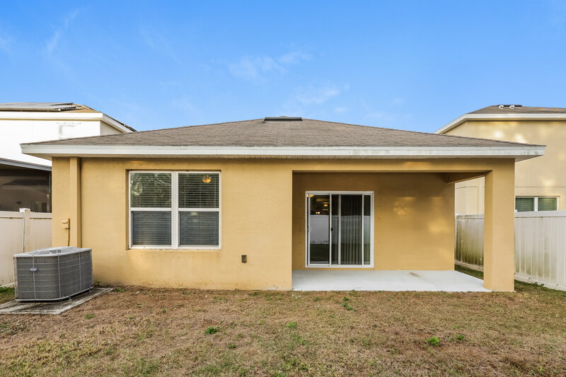 1,860/Mo, 10125 Geese Trail Circle Sun City Center, FL 33573 Rear View