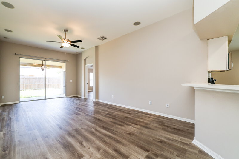 2,495/Mo, 8217 Water Tower Dr Tampa, FL 33619 Living Room View 2