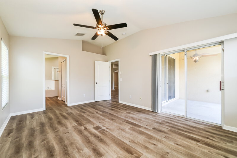 2,495/Mo, 8217 Water Tower Dr Tampa, FL 33619 Main Bedroom View