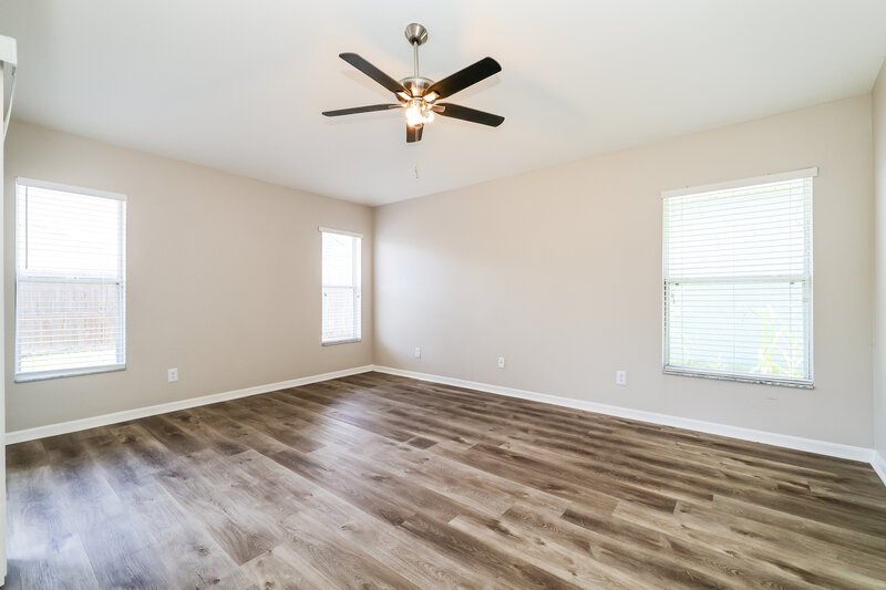 2,495/Mo, 8217 Water Tower Dr Tampa, FL 33619 Main Bedroom View 2