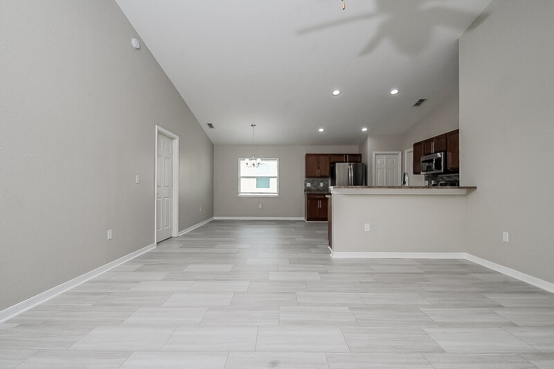 2,130/Mo, 6111 Evansbrook Dr Zephyrhills, FL 33541 Living Room View 3