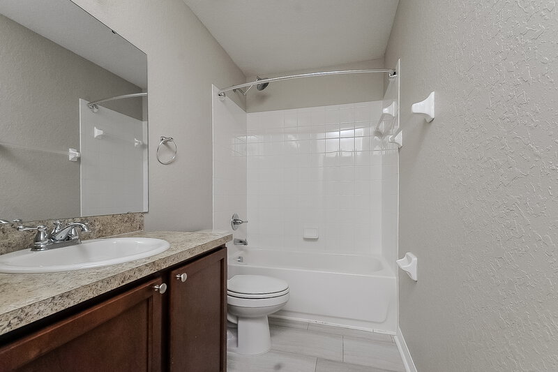 2,130/Mo, 6111 Evansbrook Dr Zephyrhills, FL 33541 Bathroom View