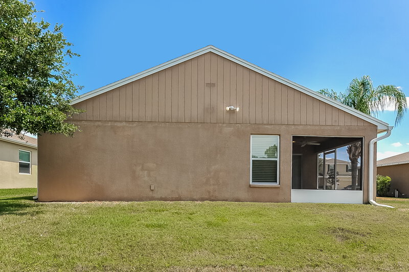 2,130/Mo, 6111 Evansbrook Dr Zephyrhills, FL 33541 Rear View