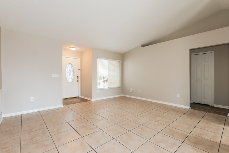 1,975/Mo, 1515 Birchstone Ave Brandon, FL 33511 Living Room View