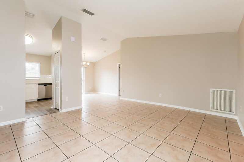 1,975/Mo, 1515 Birchstone Ave Brandon, FL 33511 Living Room View 2