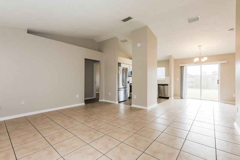 1,975/Mo, 1515 Birchstone Ave Brandon, FL 33511 Living Room View 3