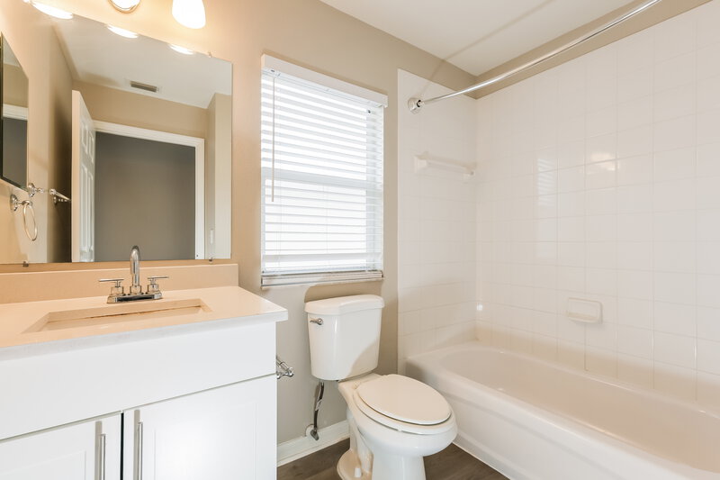 1,975/Mo, 1515 Birchstone Ave Brandon, FL 33511 Bathroom View