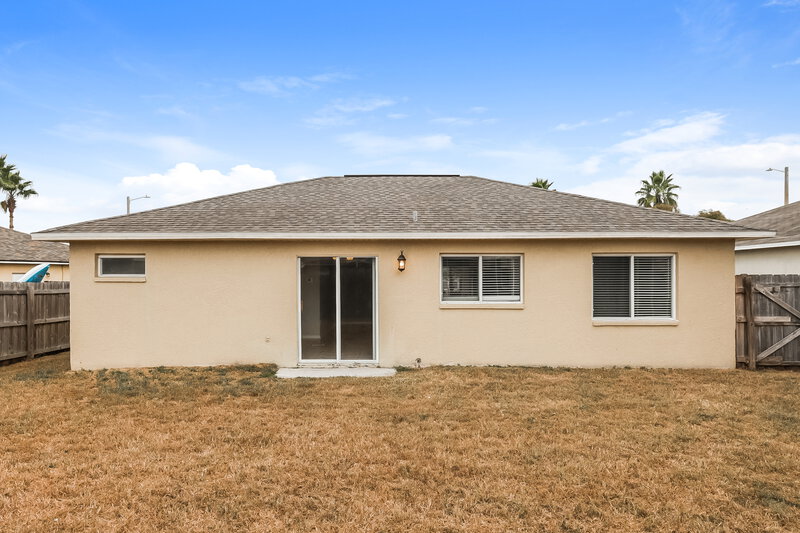 1,975/Mo, 1515 Birchstone Ave Brandon, FL 33511 Rear View