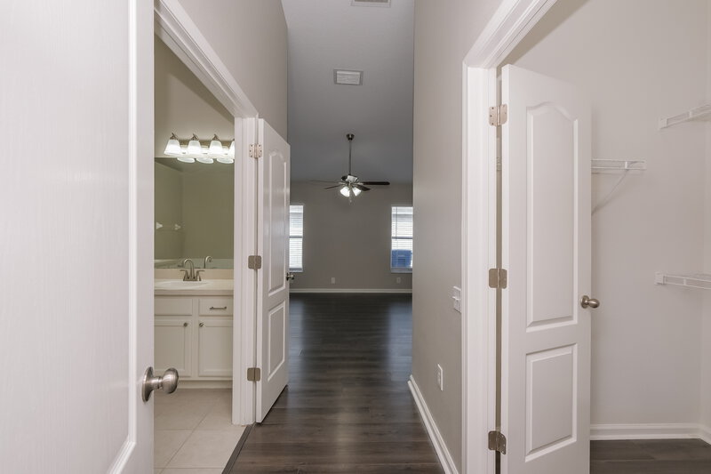 2,535/Mo, 1941 Samantha Ln Valrico, FL 33594 Hallway View
