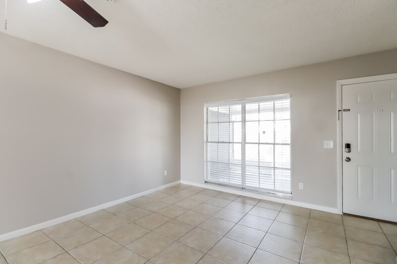 2,225/Mo, 1950 Crown Park Dr Valrico, FL 33594 Living Room View 2