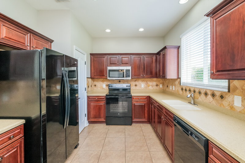 2,210/Mo, 9548 Simeon Dr Land O Lakes, FL 34638 Kitchen View