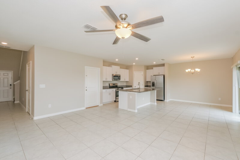2,180/Mo, 5117 White Chicory Dr Apollo Beach, FL 33572 Living Room View