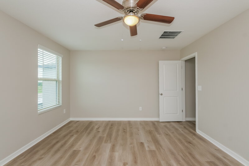 2,180/Mo, 5117 White Chicory Dr Apollo Beach, FL 33572 Main Bedroom View
