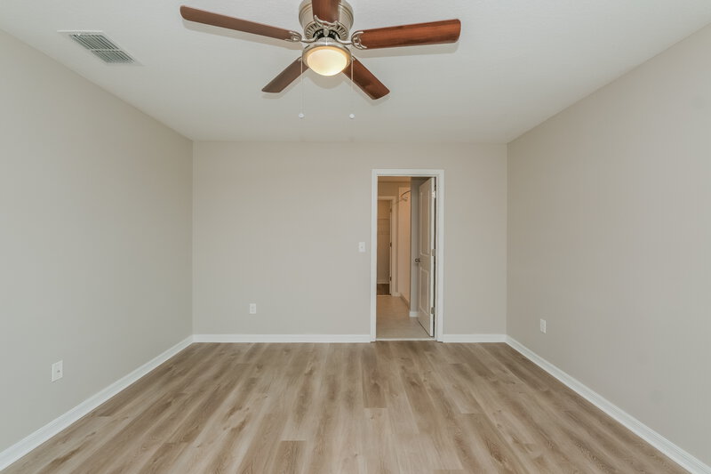 2,180/Mo, 5117 White Chicory Dr Apollo Beach, FL 33572 Main Bedroom View 2