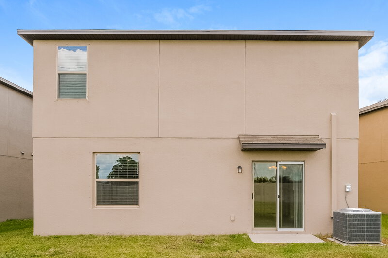 2,180/Mo, 5117 White Chicory Dr Apollo Beach, FL 33572 Rear View