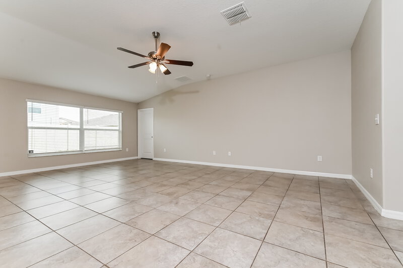 2,080/Mo, 7011 Wiseman Run Dr Ruskin, FL 33573 Living Room View