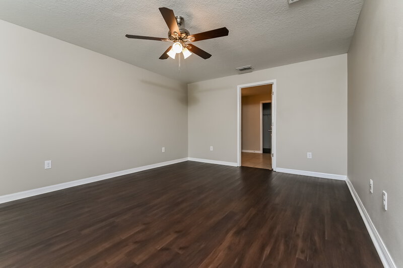 2,080/Mo, 7011 Wiseman Run Dr Ruskin, FL 33573 Main Bedroom View 2