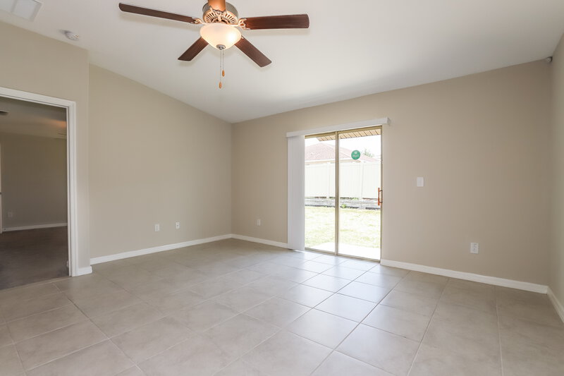 2,275/Mo, 1548 Blue Rose Dr Ruskin, FL 33570 Living Room View