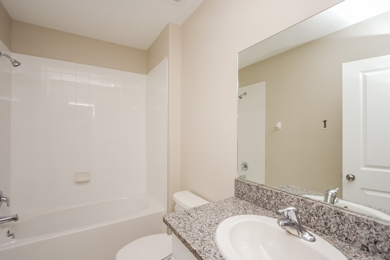 2,685/Mo, 2218 Treesdale Ave Ruskin, FL 33570 Bathroom View