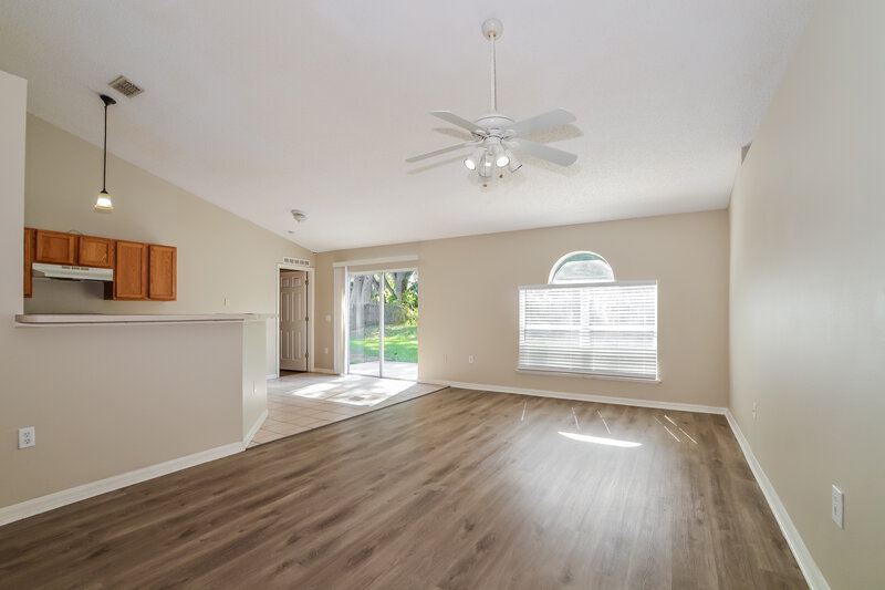 2,145/Mo, 3830 Sleepy Hill Oaks Loop Lakeland, FL 33810 Living Room View